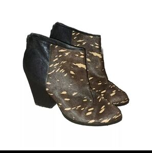 Cole Haan 7.5 Womens Brown Black Booties SB5#1